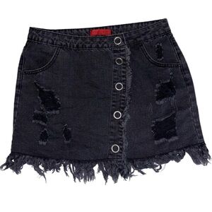 Ladies black jean skirt with pockets